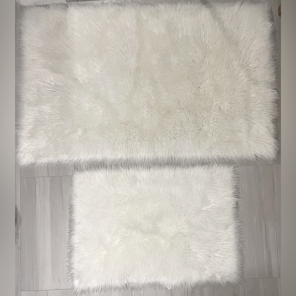 Ultra Soft White Fluffy Faux Fur Sheepskin
Rug Set